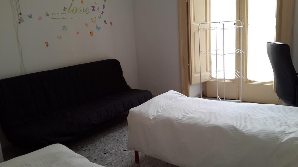 Youthhome B&B Napoli Bagian luar foto