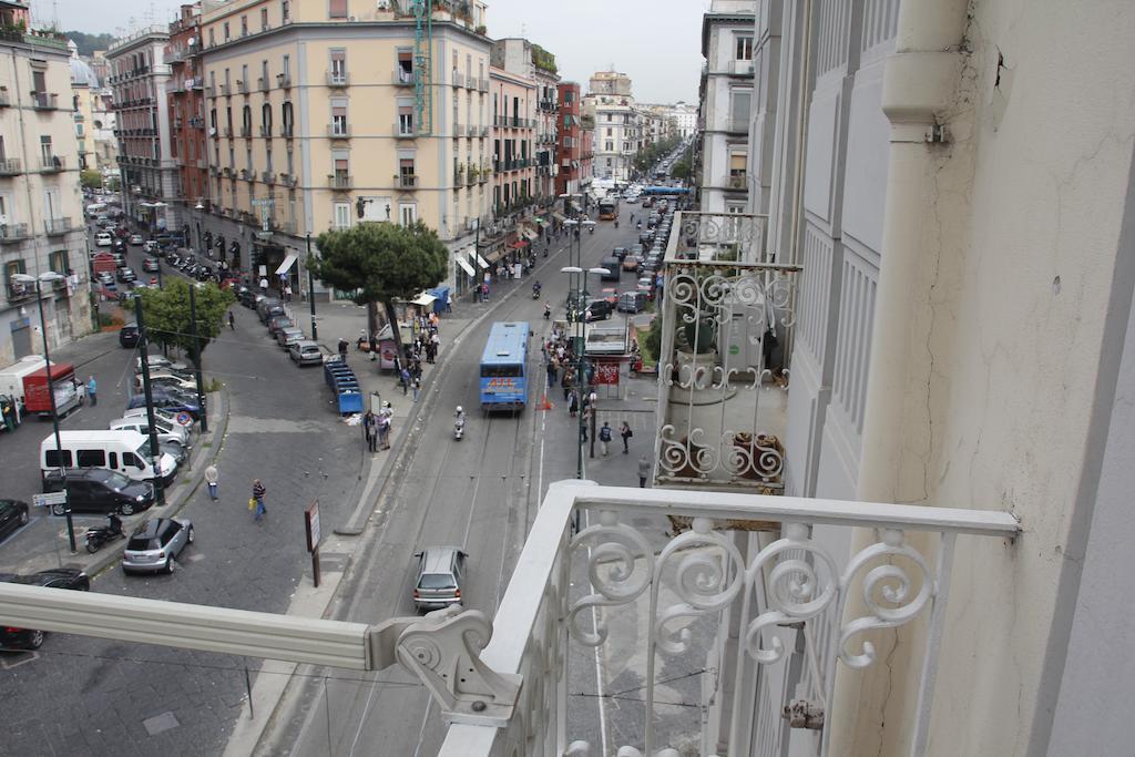 Youthhome B&B Napoli Bagian luar foto
